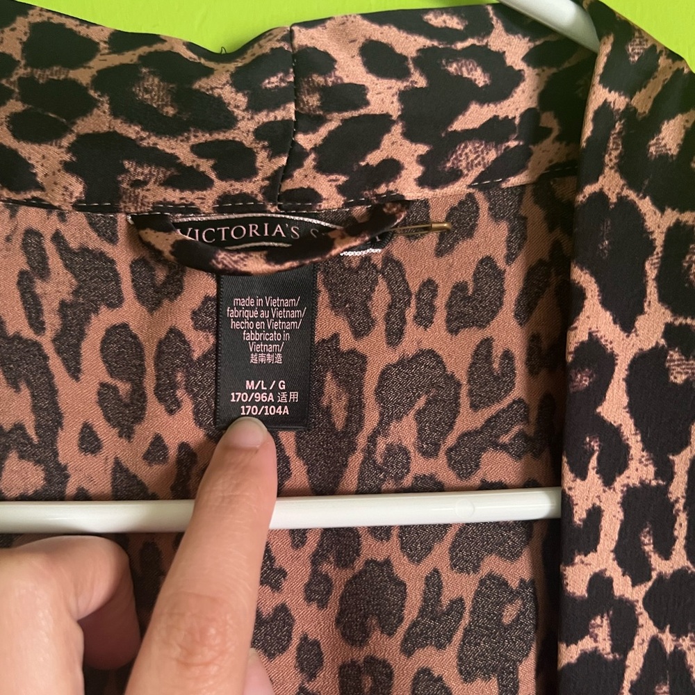 Victoria Secret Robe - Picture 2 of 2